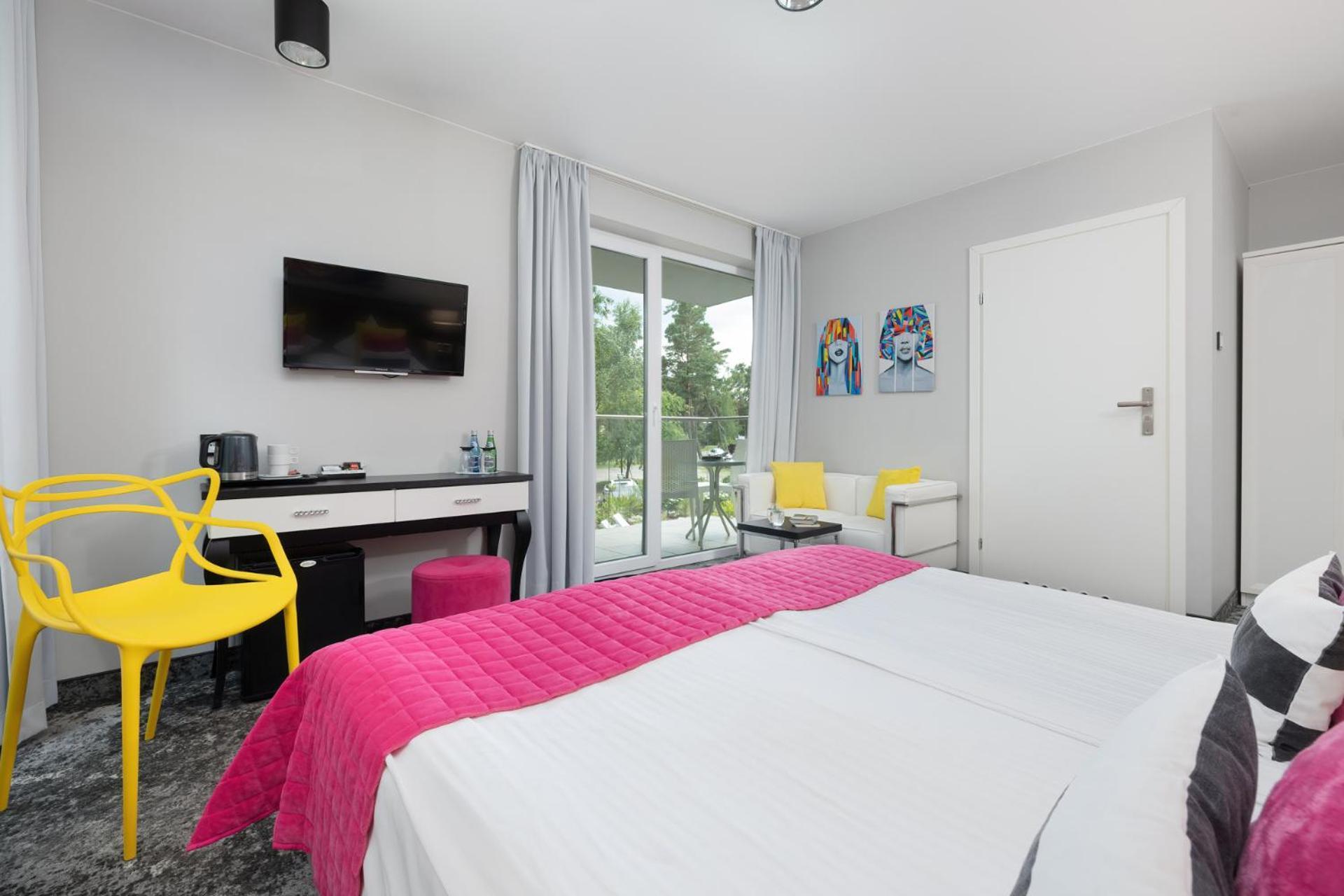 Majestique Hotel Pobierowo Buitenkant foto