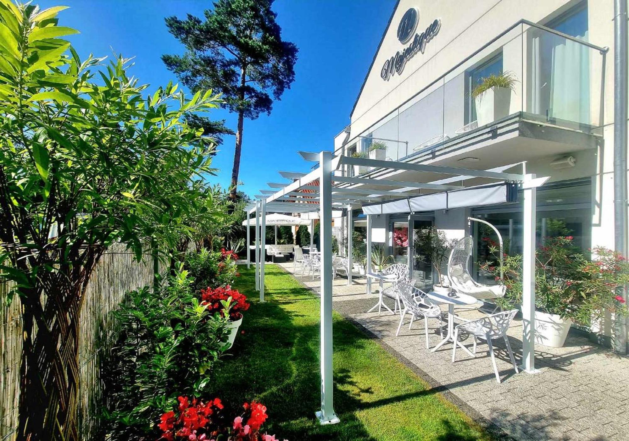 Majestique Hotel Pobierowo Buitenkant foto