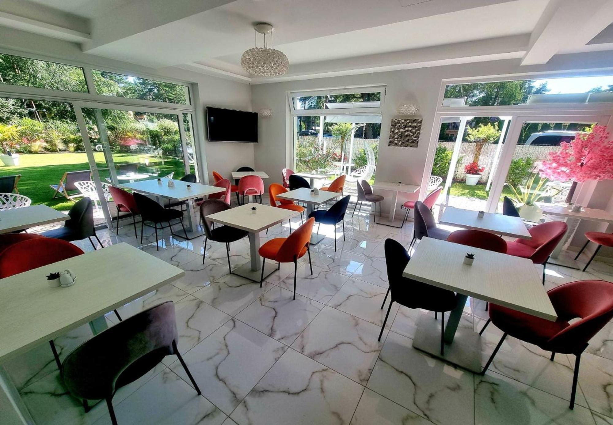 Majestique Hotel Pobierowo Buitenkant foto